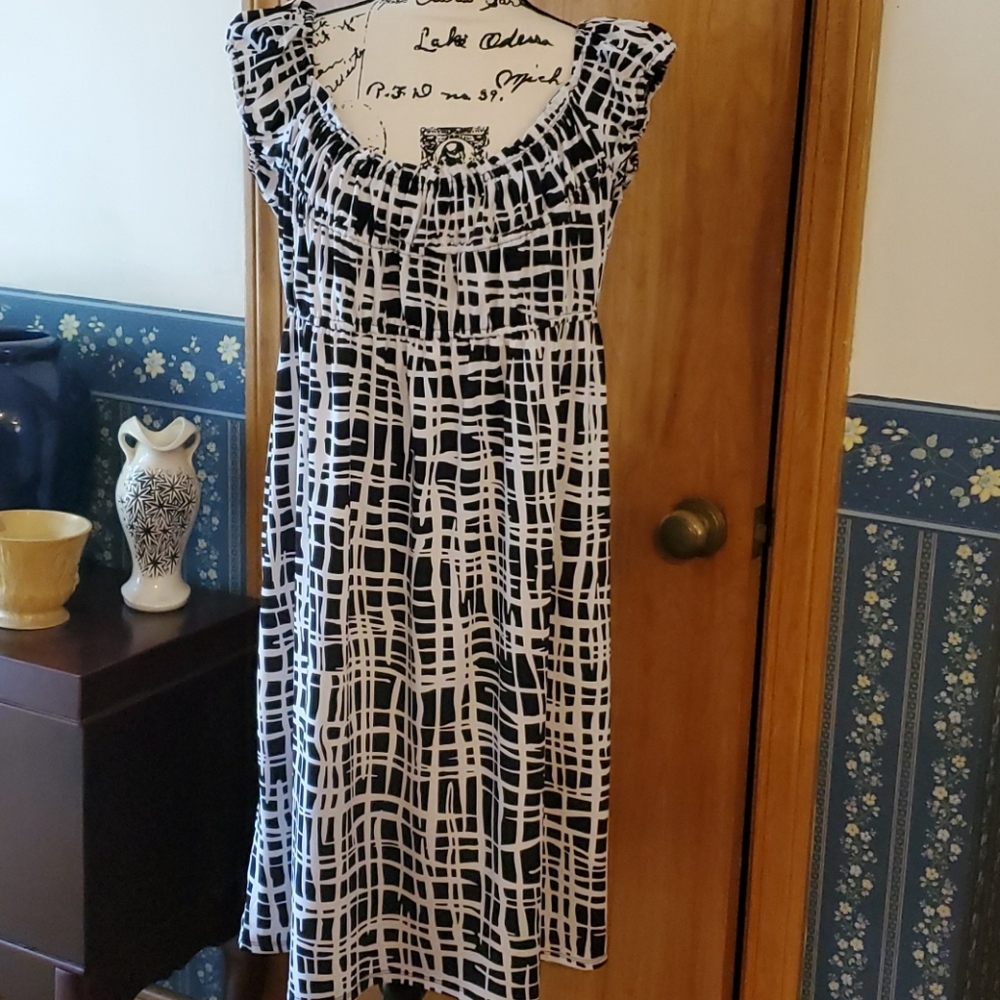 Black and white print dress